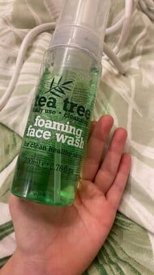 Tea tree foming face wash